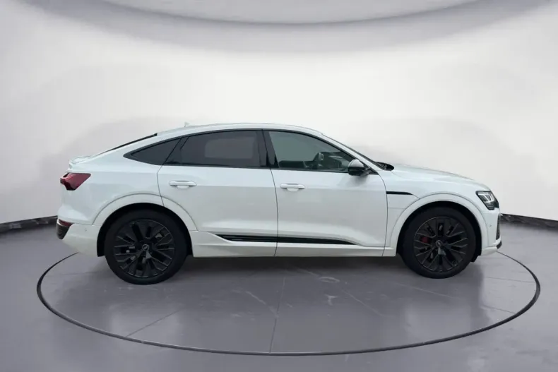 Audi Q8 din 2023 cu 39.864 km - oferta AUD173649 - foto 5