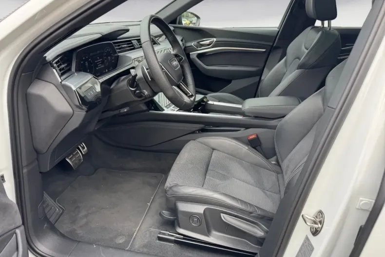 Audi Q8 din 2023 cu 39.864 km - oferta AUD173649 - foto 8