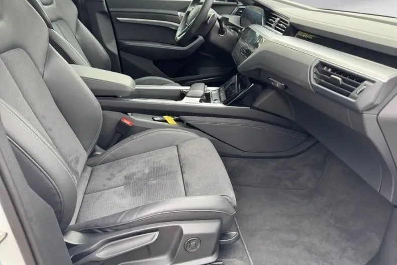 Audi Q8 din 2023 cu 39.864 km - oferta AUD173649 - foto 9