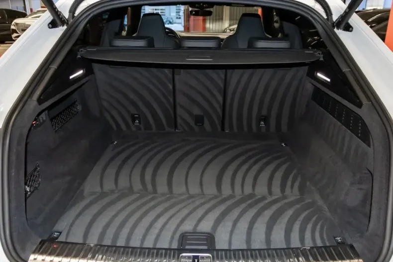 Audi Q8 din 2023 cu 33.943 km - oferta AUD173658 - foto 6