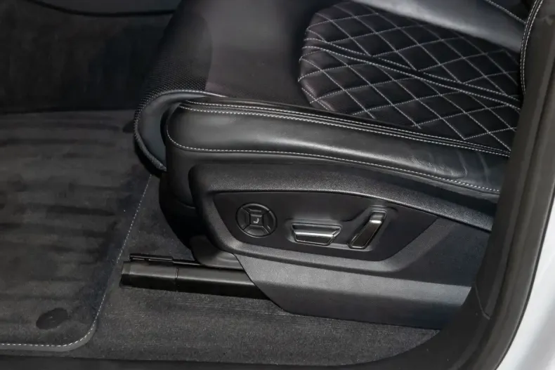 Audi Q8 din 2023 cu 33.943 km - oferta AUD173658 - foto 18