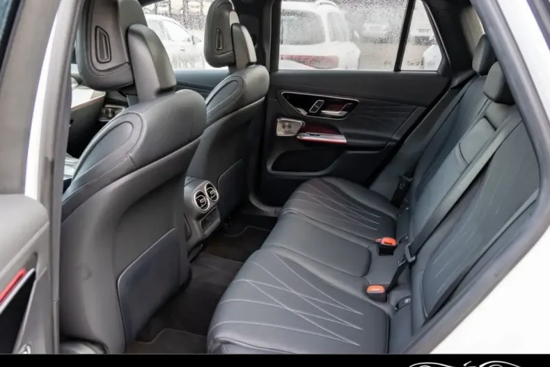 Mercedes-Benz GLC 220 din 2023 cu 30.827 km - oferta MER173662 - foto 10