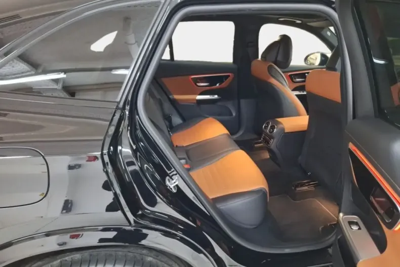 Mercedes-Benz GLC 200 din 2023 cu 24.481 km - oferta MER173663 - foto 17