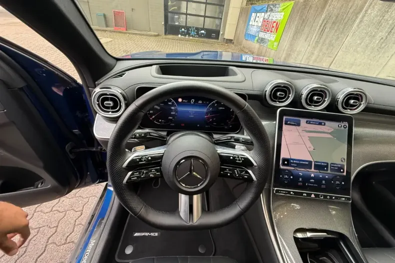 Mercedes-Benz GLC 200 din 2023 cu 4.210 km - oferta MER173664 - foto 3