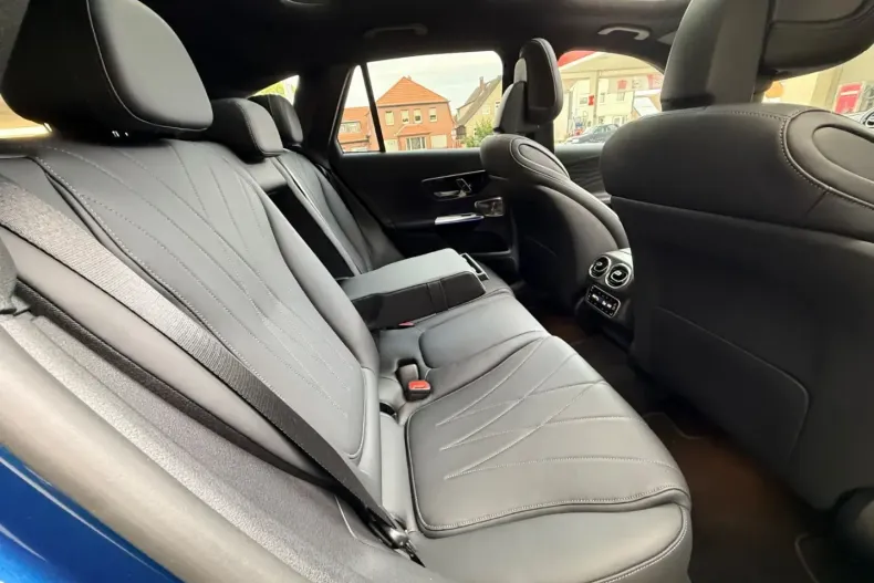 Mercedes-Benz GLC 200 din 2023 cu 4.210 km - oferta MER173664 - foto 17