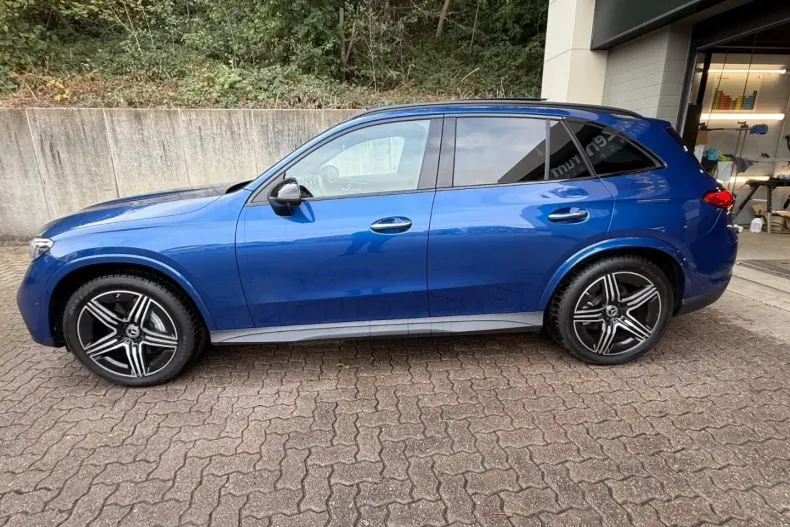 Mercedes-Benz GLC 200 din 2023 cu 4.210 km - oferta MER173666 - foto 5