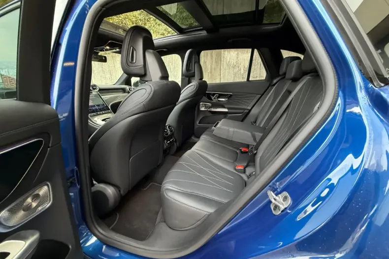 Mercedes-Benz GLC 200 din 2023 cu 4.210 km - oferta MER173666 - foto 8