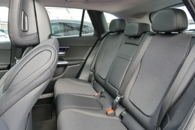 Mercedes-Benz GLC 200 din 2024 cu 7.326 km - oferta MER173668 - foto 10