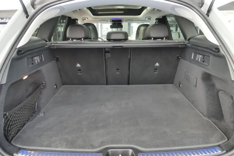 Mercedes-Benz GLC 200 din 2024 cu 7.326 km - oferta MER173668 - foto 11