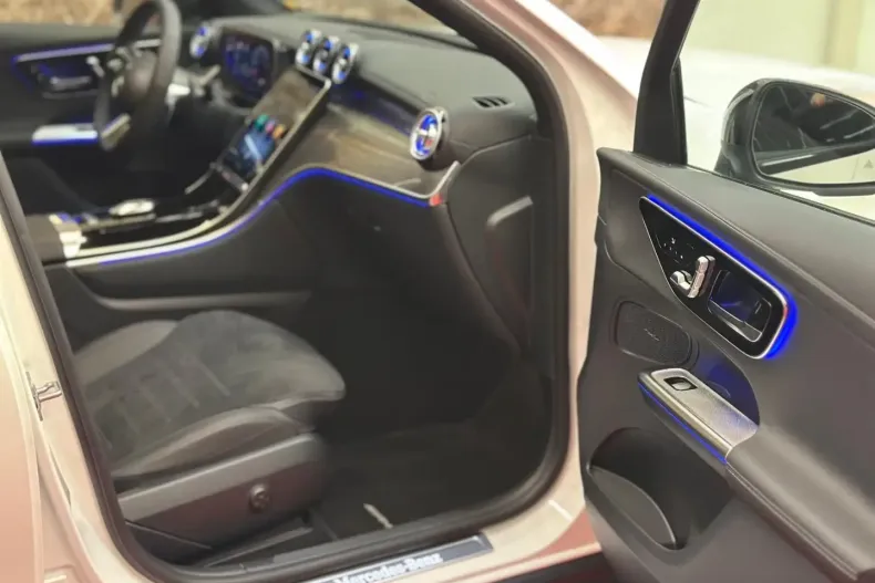 Mercedes-Benz GLC 200 din 2024 cu 5.999 km - oferta MER173686 - foto 18