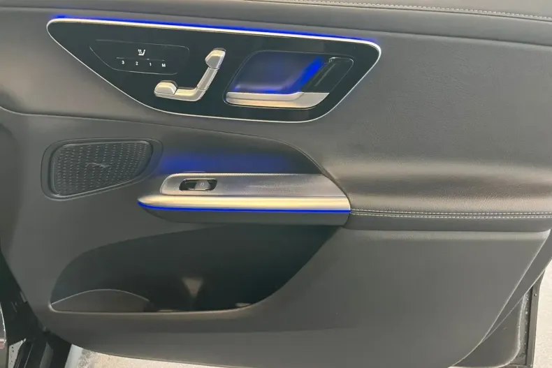 Mercedes-Benz GLC 200 din 2023 cu 26.635 km - oferta MER173688 - foto 11