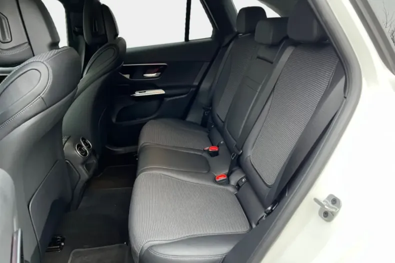 Mercedes-Benz GLC 200 din 2023 cu 49.337 km - oferta MER173697 - foto 7