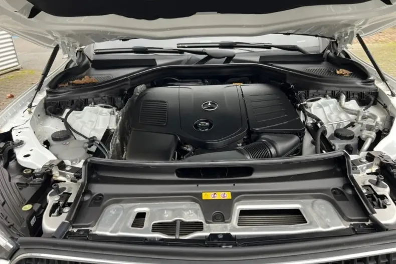 Mercedes-Benz GLC 200 din 2023 cu 49.337 km - oferta MER173697 - foto 11