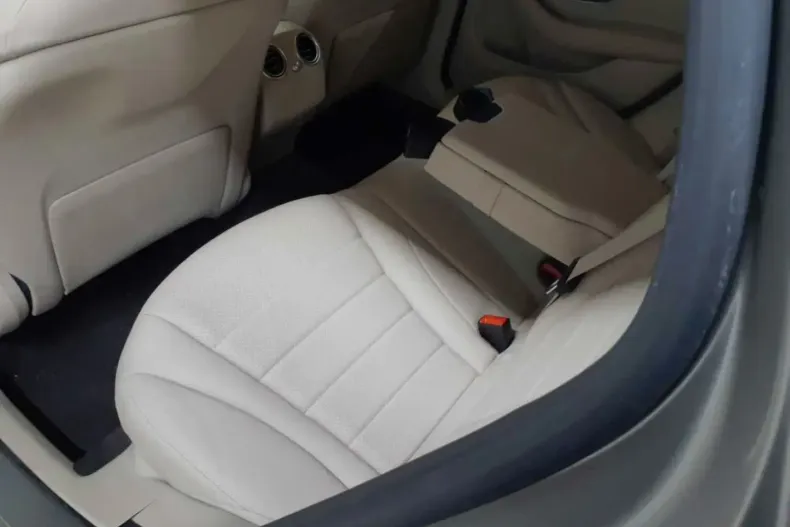 Mercedes-Benz GLC 300 din 2022 cu 62.352 km - oferta MER173702 - foto 8