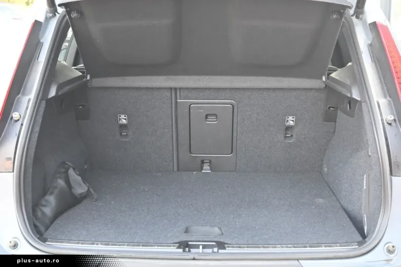 Volvo XC40 din 2022 cu 34.300 km - oferta VOL173703 - foto 9