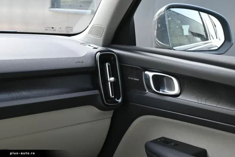 Volvo XC40 din 2022 cu 34.300 km - oferta VOL173703 - foto 15