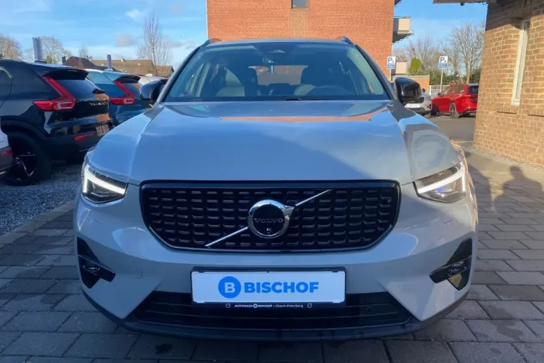 Volvo XC40 din 2025 cu 26.926 km - oferta VOL173717 - foto 3