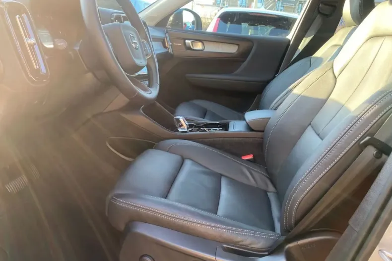 Volvo XC40 din 2025 cu 26.926 km - oferta VOL173717 - foto 12