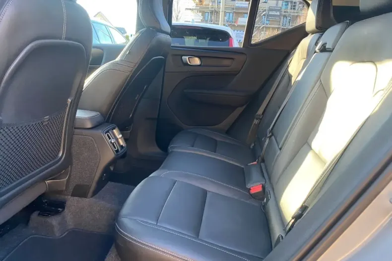 Volvo XC40 din 2025 cu 26.926 km - oferta VOL173717 - foto 16