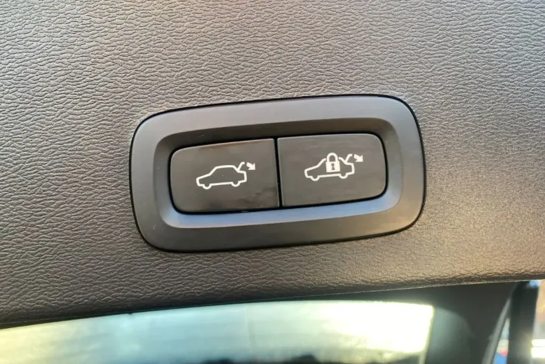 Volvo XC40 din 2025 cu 26.926 km - oferta VOL173717 - foto 18