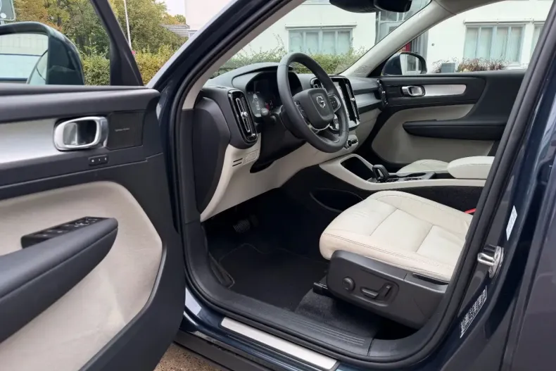 Volvo XC40 din 2022 cu 40.000 km - oferta VOL173724 - foto 9