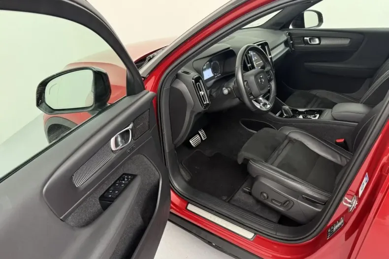 Volvo XC40 din 2021 cu 62.100 km - oferta VOL173725 - foto 12