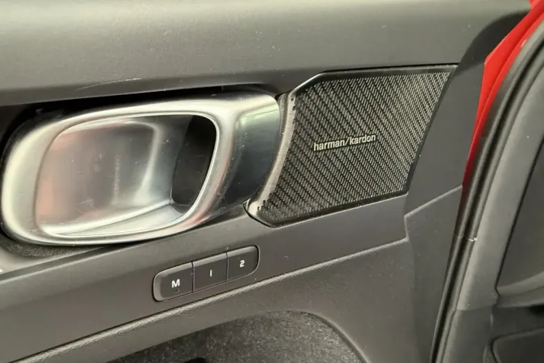 Volvo XC40 din 2021 cu 62.100 km - oferta VOL173725 - foto 13