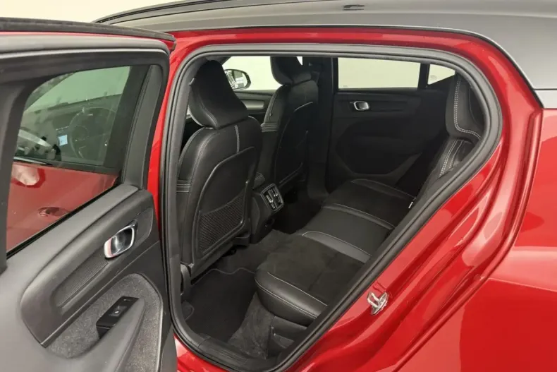 Volvo XC40 din 2021 cu 62.100 km - oferta VOL173725 - foto 16