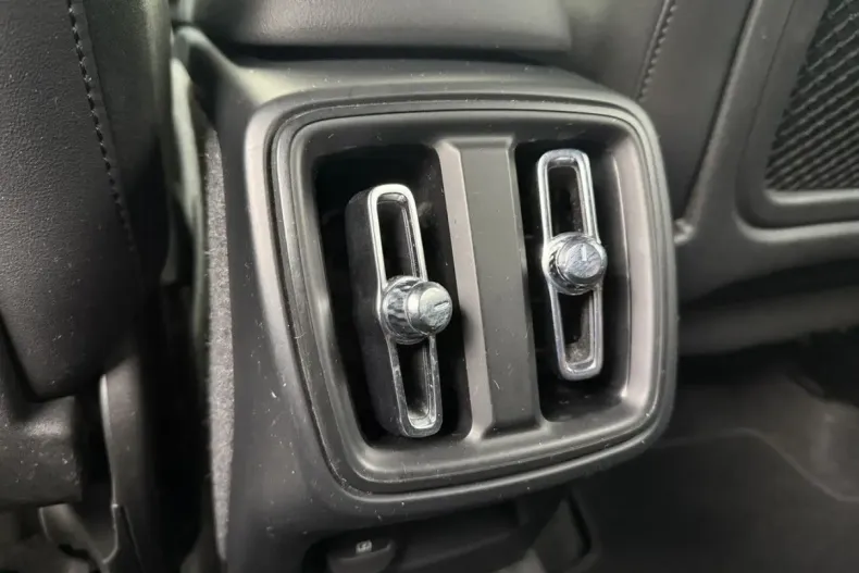 Volvo XC40 din 2021 cu 62.100 km - oferta VOL173725 - foto 19