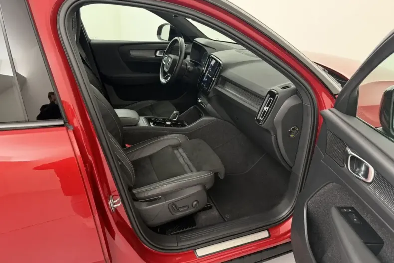 Volvo XC40 din 2021 cu 62.100 km - oferta VOL173725 - foto 24