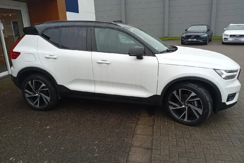 Volvo XC40 din 2021 cu 24.493 km - oferta VOL173726 - foto 3