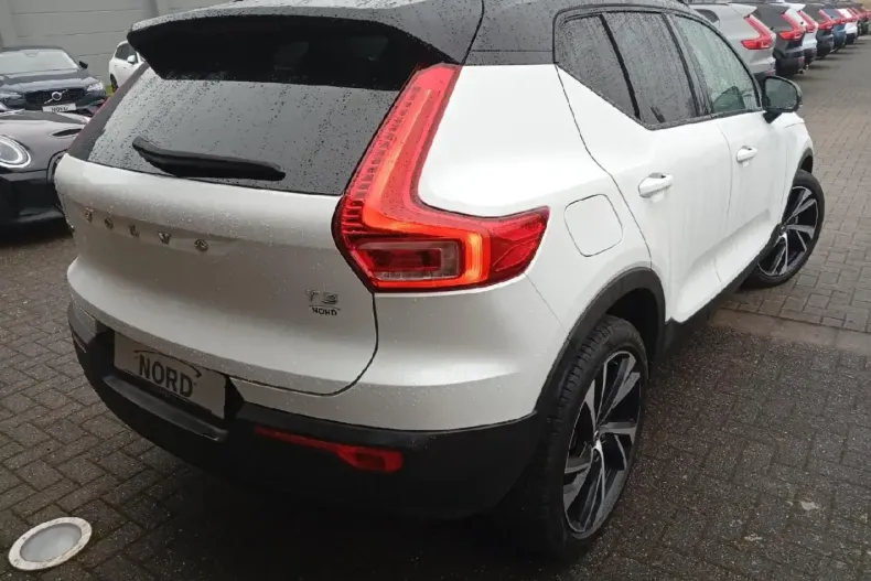 Volvo XC40 din 2021 cu 24.493 km - oferta VOL173726 - foto 4