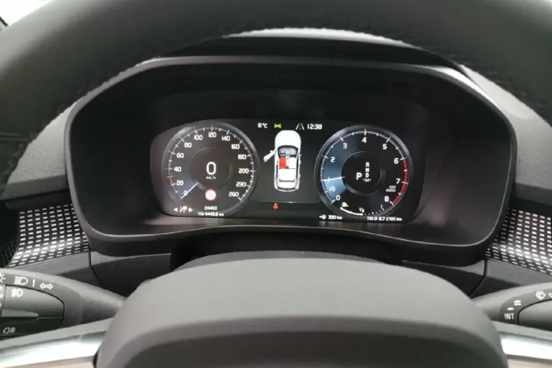 Volvo XC40 din 2021 cu 24.493 km - oferta VOL173726 - foto 12