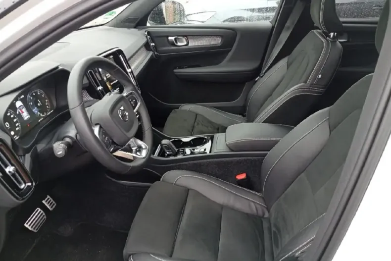 Volvo XC40 din 2021 cu 24.493 km - oferta VOL173726 - foto 16