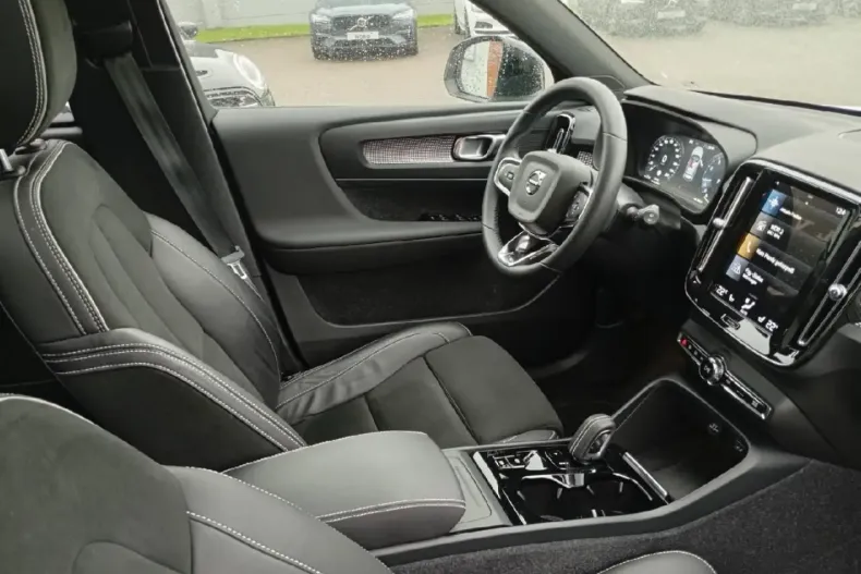 Volvo XC40 din 2021 cu 24.493 km - oferta VOL173726 - foto 21