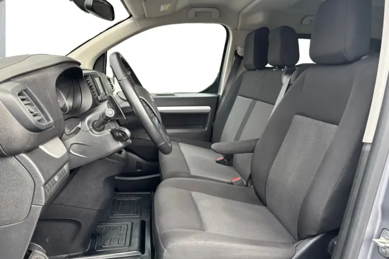 Toyota Verso din 2024 cu 57.570 km - oferta TOY173727 - foto 11