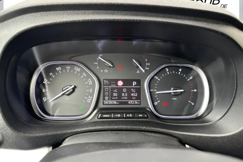 Toyota Verso din 2024 cu 57.570 km - oferta TOY173727 - foto 13