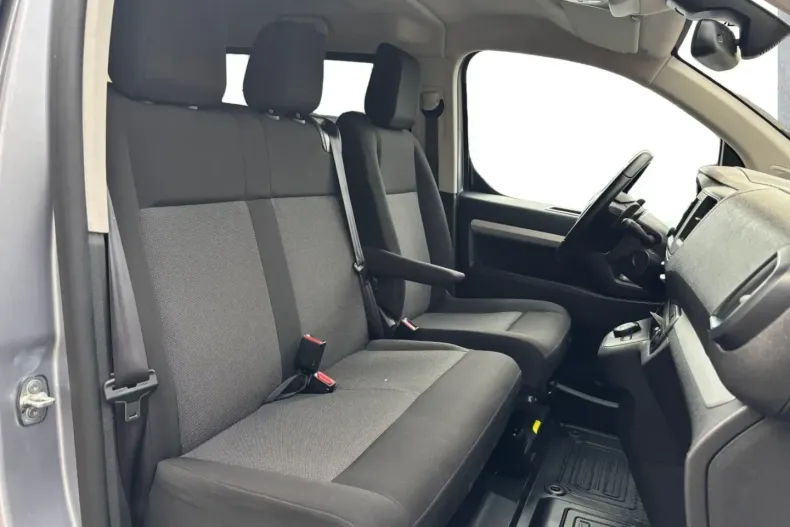 Toyota Verso din 2024 cu 57.570 km - oferta TOY173727 - foto 18