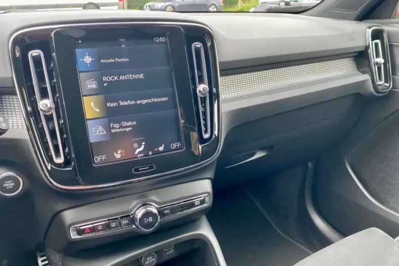 Volvo XC40 din 2021 cu 42.943 km - oferta VOL173728 - foto 8