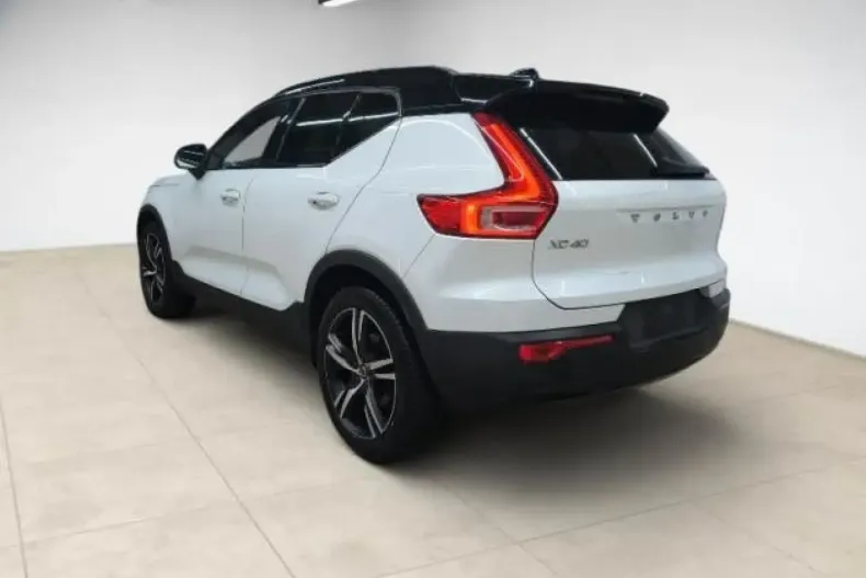 Volvo XC40 din 2021 cu 50.975 km - oferta VOL173729 - foto 5