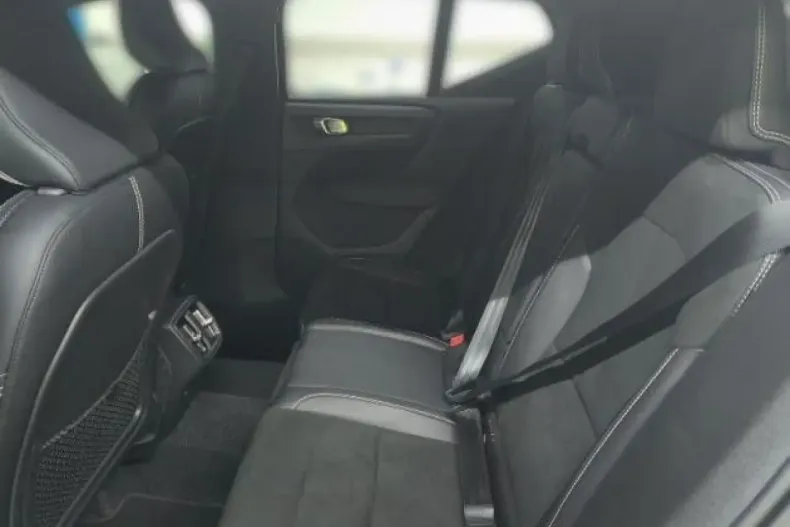 Volvo XC40 din 2021 cu 50.975 km - oferta VOL173729 - foto 8