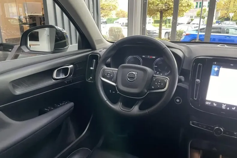 Volvo XC40 din 2022 cu 62.300 km - oferta VOL173732 - foto 12