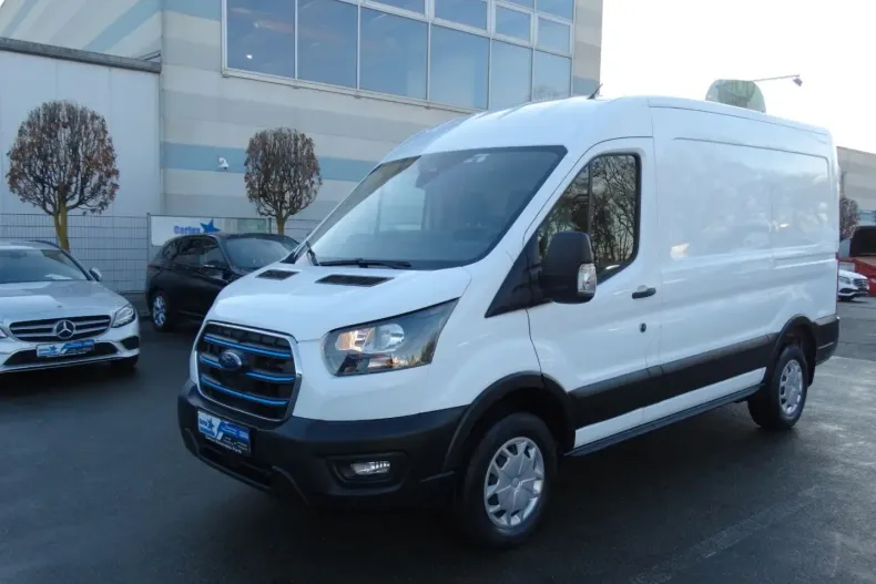 Ford Transit din 2023 cu 3.751 km - oferta FOR173738 - foto 1