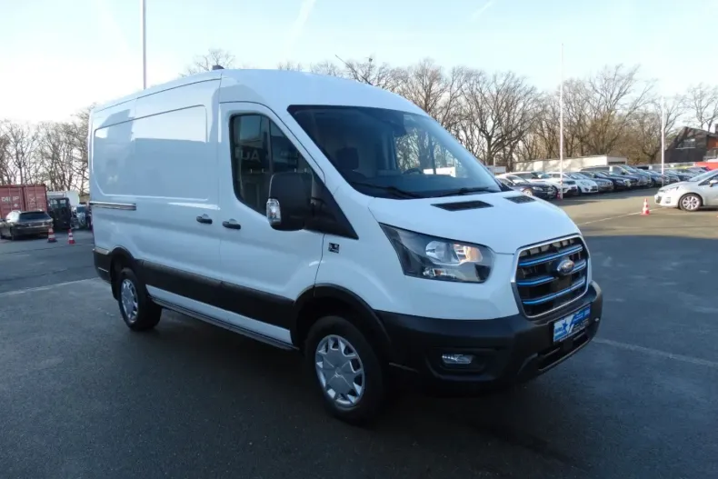 Ford Transit din 2023 cu 3.751 km - oferta FOR173738 - foto 3
