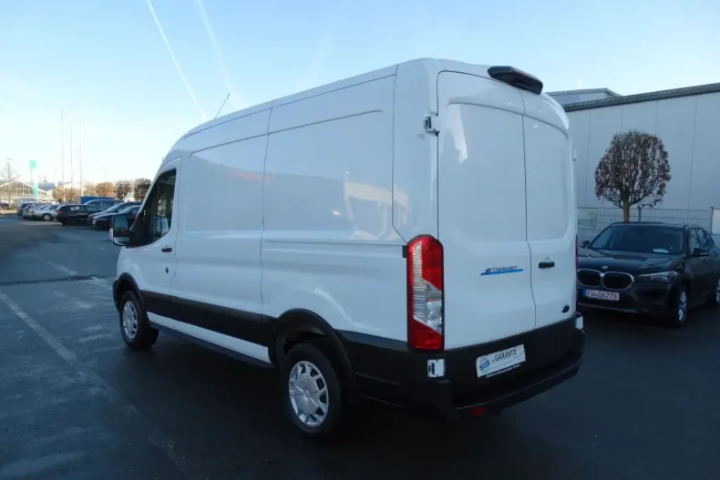 Ford Transit din 2023 cu 3.751 km - oferta FOR173738 - foto 4