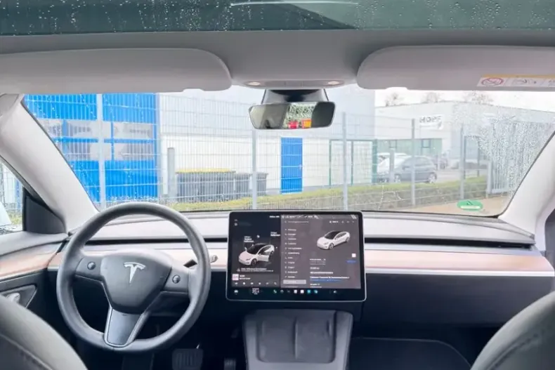 Tesla Model 3 din 2023 cu 73.365 km - oferta TES173740 - foto 10