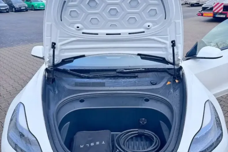 Tesla Model 3 din 2023 cu 73.365 km - oferta TES173740 - foto 13