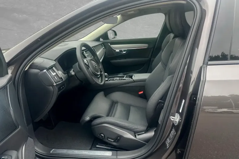 Volvo S90 din 2025 cu 25.000 km - oferta VOL173754 - foto 3