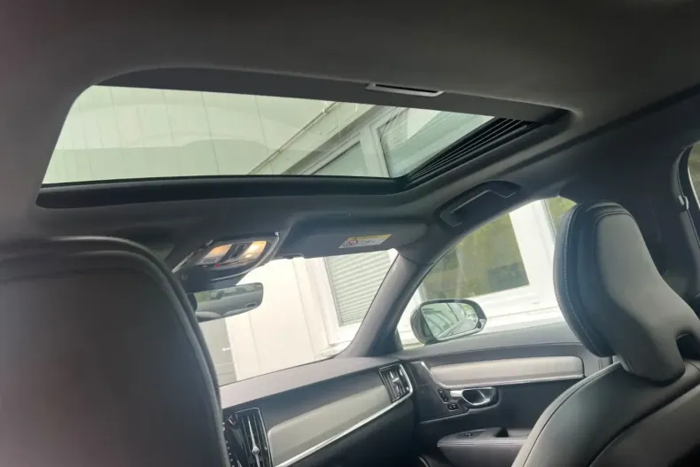 Volvo S90 din 2024 cu 15.750 km - oferta VOL173759 - foto 12