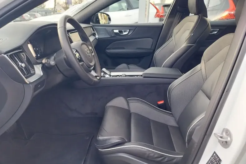 Volvo S60 din 2023 cu 8.500 km - oferta VOL173771 - foto 9